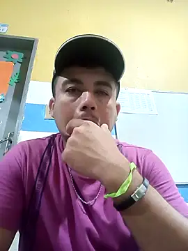 Snapshot of PIKAdePAU27 chatting on 02.11.25 PIKAdePAU27 online show from 02.11.25