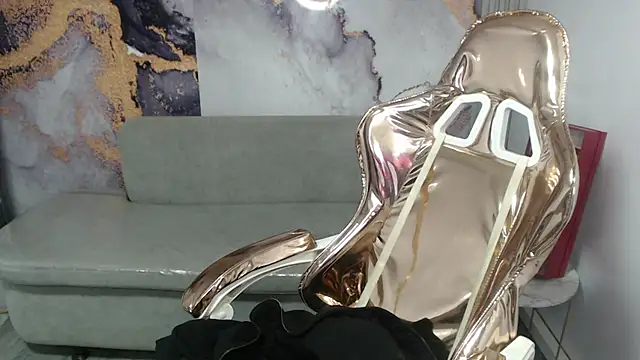 Snapshot of Cristal_v_1 chatting on 02.20.25 Cristal v 1 online show from 02.20.25