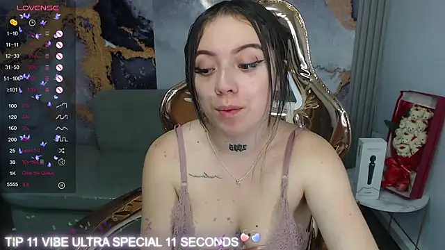 Snapshot of Cristal_v_1 chatting on 02.27.25 Cristal v 1 online show from 02.27.25