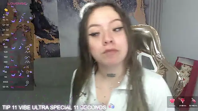 Snapshot of Cristal_v_1 chatting on 03.12.25 Cristal v 1 online show from 03.12.25