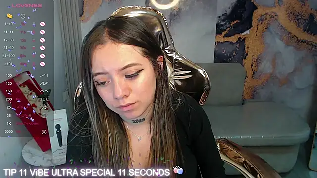 Snapshot of Cristal_v_1 chatting on 03.15.25 Cristal v 1 online show from 03.15.25