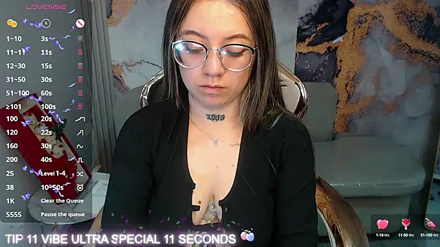 Snapshot of Cristal_v_1 chatting on 03.15.25 Cristal v 1 online show from 03.15.25