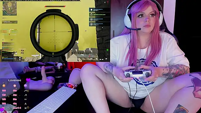 Snapshot of Irinaa_Scarlett chatting on 01.11.25 Irinaa Scarlett online show from 01.11.25
