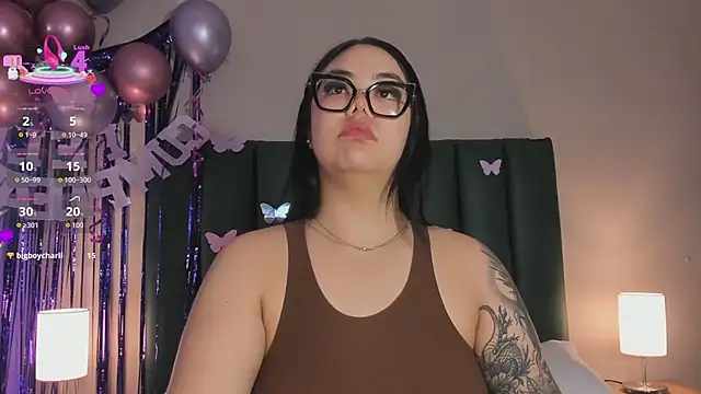 Snapshot of juicy_led_ chatting on 03.13.26 juicy led online show from 03.13.26