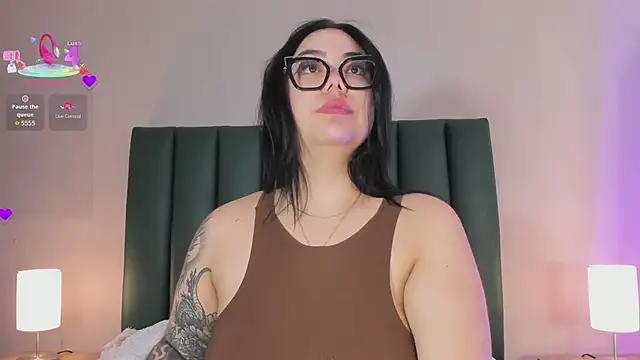 juicy led  online show from 04.22.26