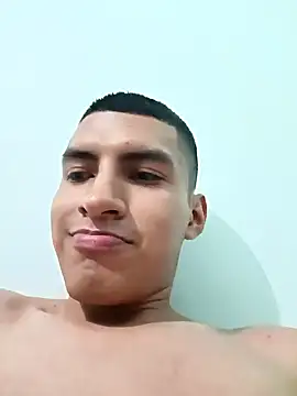 Snapshot of Rogersmit2 chatting on 12.20.24 Rogersmit2 online show from 12.20.24