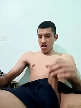 Snapshot of Rogersmit2 chatting on 12.29.24 Rogersmit2 online show from 12.29.24