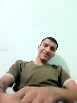 Snapshot of Rogersmit2 chatting on 03.01.25 Rogersmit2 online show from 03.01.25