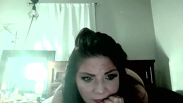 Snapshot of paiday chatting on 01.04.25 paiday online show from 01.04.25