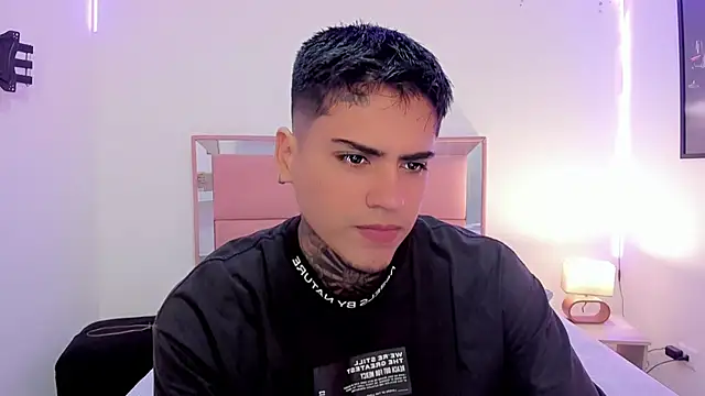 Snapshot of mad_maxxx2 chatting on 02.02.25 mad maxxx2 online show from 02.02.25