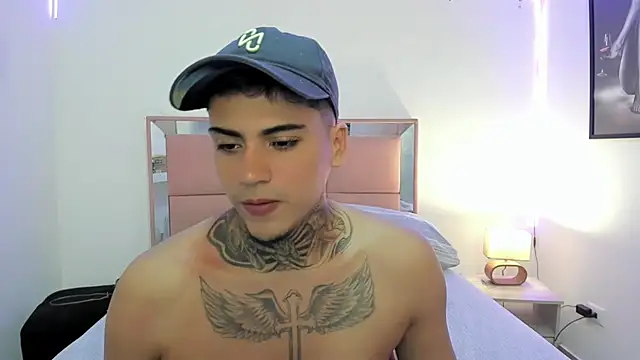 Snapshot of mad_maxxx2 chatting on 02.02.25 mad maxxx2 online show from 02.02.25