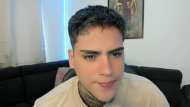 Snapshot of mad_maxxx2 chatting on 02.04.25 mad maxxx2 online show from 02.04.25