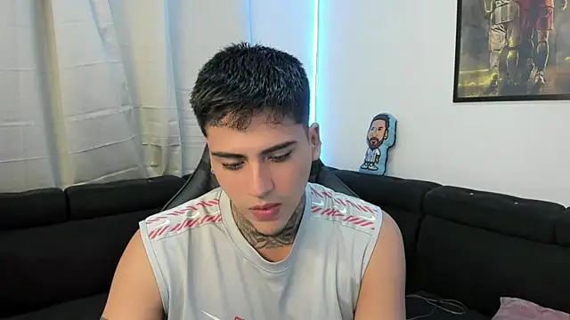 Snapshot of mad_maxxx2 chatting on 02.06.25 mad maxxx2 online show from 02.06.25