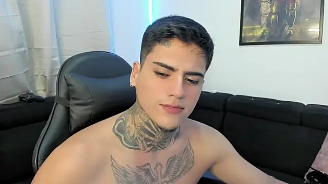 Snapshot of mad_maxxx2 chatting on 02.08.25 mad maxxx2 online show from 02.08.25