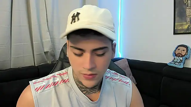 Snapshot of mad_maxxx2 chatting on 02.13.25 mad maxxx2 online show from 02.13.25