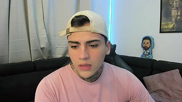 Snapshot of mad_maxxx2 chatting on 02.14.25 mad maxxx2 online show from 02.14.25