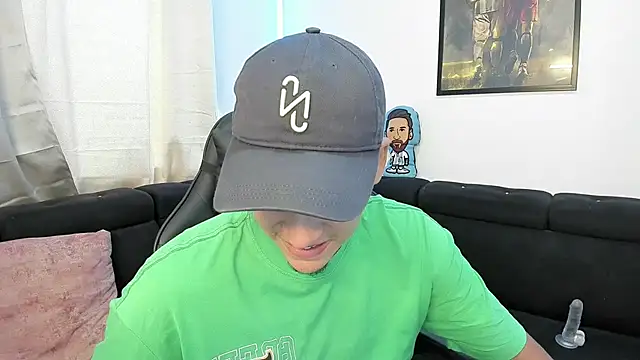 Snapshot of mad_maxxx2 chatting on 02.18.25 mad maxxx2 online show from 02.18.25