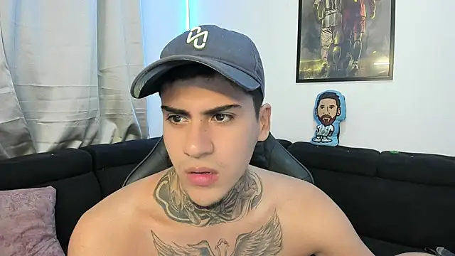 Snapshot of mad_maxxx2 chatting on 02.18.25 mad maxxx2 online show from 02.18.25