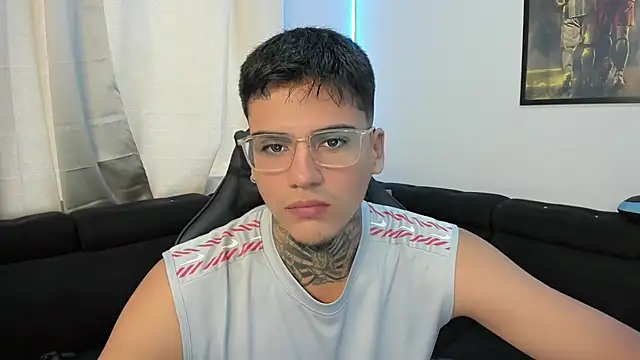 Snapshot of mad_maxxx2 chatting on 02.22.25 mad maxxx2 online show from 02.22.25