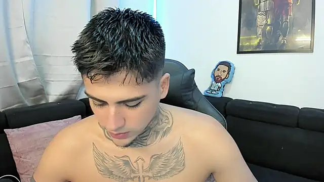 Snapshot of mad_maxxx2 chatting on 02.23.25 mad maxxx2 online show from 02.23.25