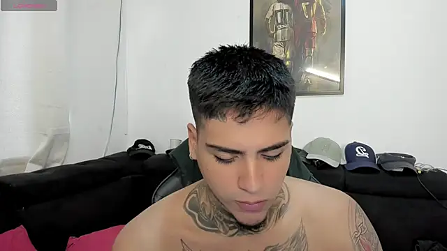 Snapshot of mad_maxxx2 chatting on 11.02.25 mad maxxx2 online show from 11.02.25