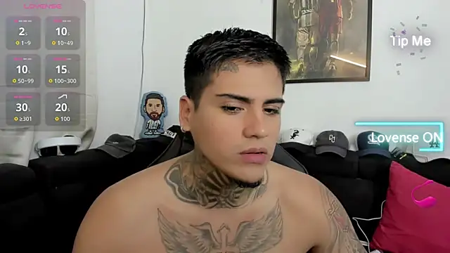 Snapshot of mad_maxxx2 chatting on 11.16.25 mad maxxx2 online show from 11.16.25