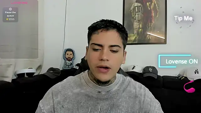 Snapshot of mad_maxxx2 chatting on 11.17.25 mad maxxx2 online show from 11.17.25