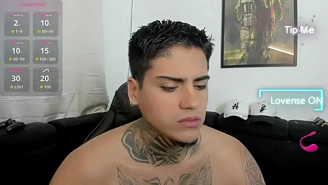 Snapshot of mad_maxxx2 chatting on 11.19.25 mad maxxx2 online show from 11.19.25