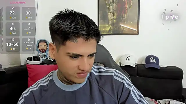 Snapshot of mad_maxxx2 chatting on 12.18.25 mad maxxx2 online show from 12.18.25