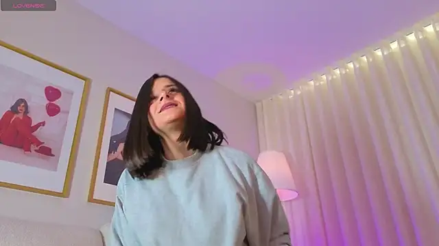 Snapshot of Alice_milf_ chatting on 04.20.26 Alice milf online show from 04.20.26