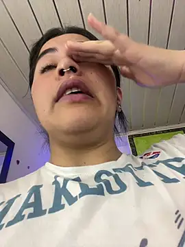  luna torres online show from 05.05.26
