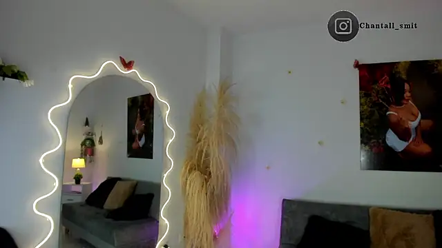 Snapshot of chantall_smith chatting on 11.20.25 chantall smith online show from 11.20.25