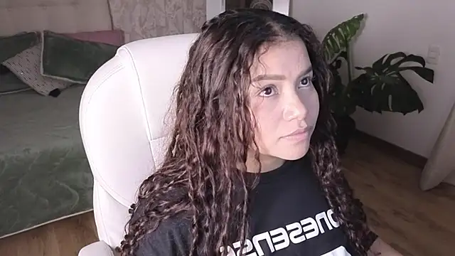 loly marce online show from 12.15.25