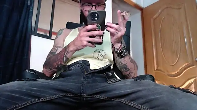 Snapshot of ren_stipee chatting on 02.20.25 ren stipee online show from 02.20.25