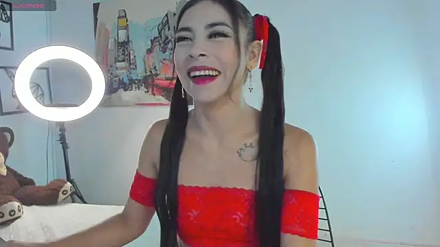 emma-hiill online show from 12.04.24