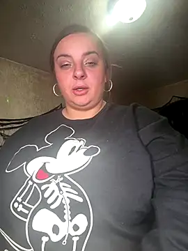 Snapshot of lairarose chatting on 10.26.25 lairarose online show from 10.26.25