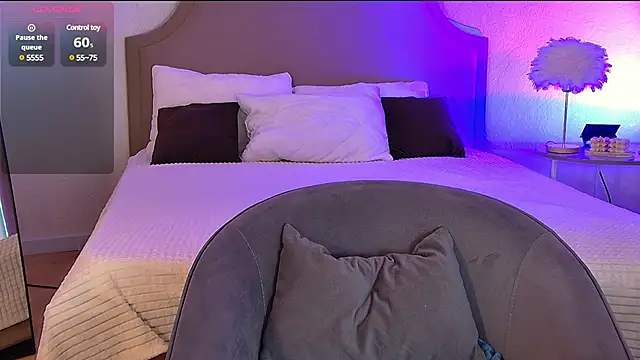 Snapshot of MiaBecky chatting on 03.04.25 MiaBecky online show from 03.04.25