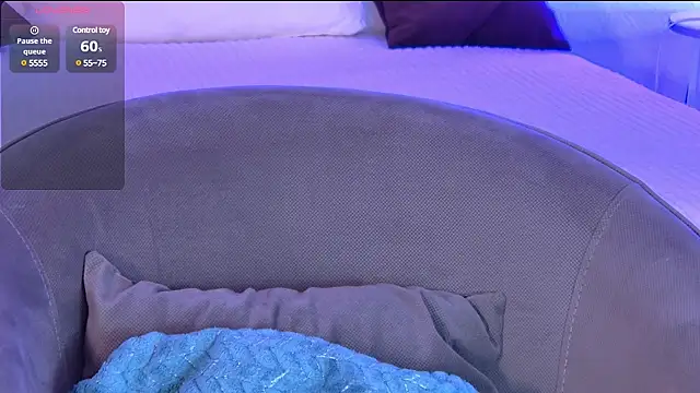 Snapshot of MiaBecky chatting on 03.12.25 MiaBecky online show from 03.12.25