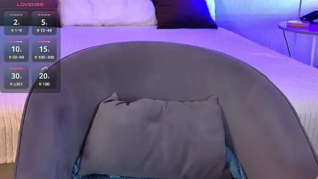 Snapshot of MiaBecky chatting on 03.16.25 MiaBecky online show from 03.16.25