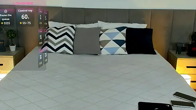 Snapshot of MiaBecky chatting on 09.17.25 MiaBecky online show from 09.17.25