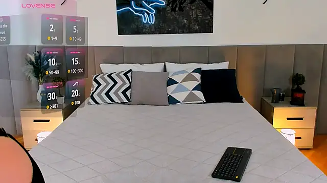 Snapshot of MiaBecky chatting on 09.21.25 MiaBecky online show from 09.21.25