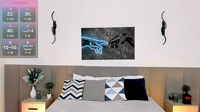 Snapshot of MiaBecky chatting on 11.27.25 MiaBecky online show from 11.27.25