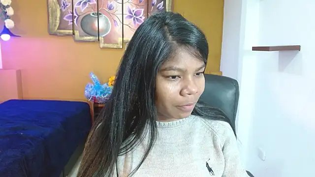 Snapshot of Laurizolson chatting on 12.31.24 Laurizolson online show from 12.31.24