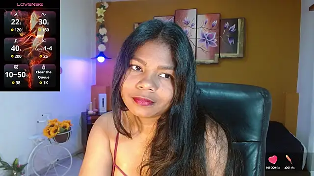 Snapshot of Laurizolson chatting on 01.25.25 Laurizolson online show from 01.25.25