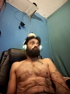 Snapshot of C8L3U chatting on 12.13.24 C8L3U online show from 12.13.24