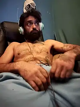 Snapshot of C8L3U chatting on 12.13.24 C8L3U online show from 12.13.24