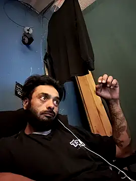 Snapshot of C8L3U chatting on 12.20.24 C8L3U online show from 12.20.24