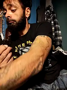 Snapshot of C8L3U chatting on 01.14.25 C8L3U online show from 01.14.25