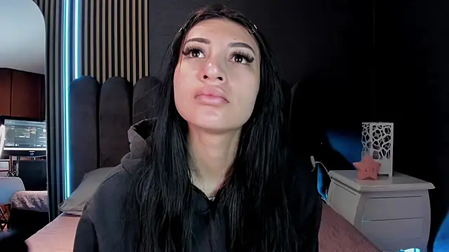 Nicolette ks  online show from 06.19.26