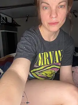 Snapshot of wildefaye chatting on 12.15.25 wildefaye online show from 12.15.25